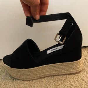 Steve Madden Wedges: size 6